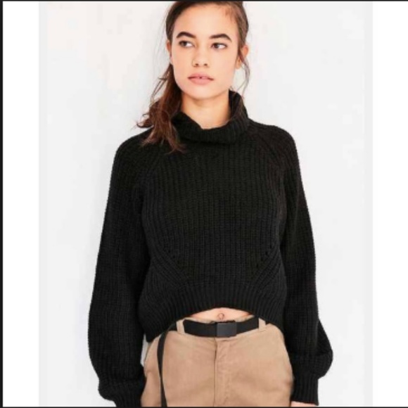 Urban Outfitters Cropped Turtleneck 